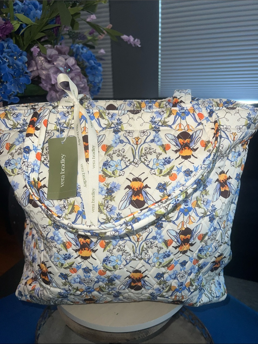 🐝Vera Bradley Bee & 💐Floral Quilted Tote - Picture 3 of 9